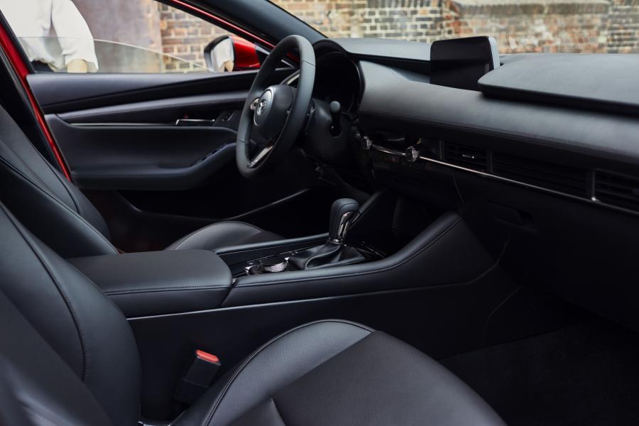 Интерьер Mazda3 Hatchback 2019 года  (NA) (фото 55 из 61)